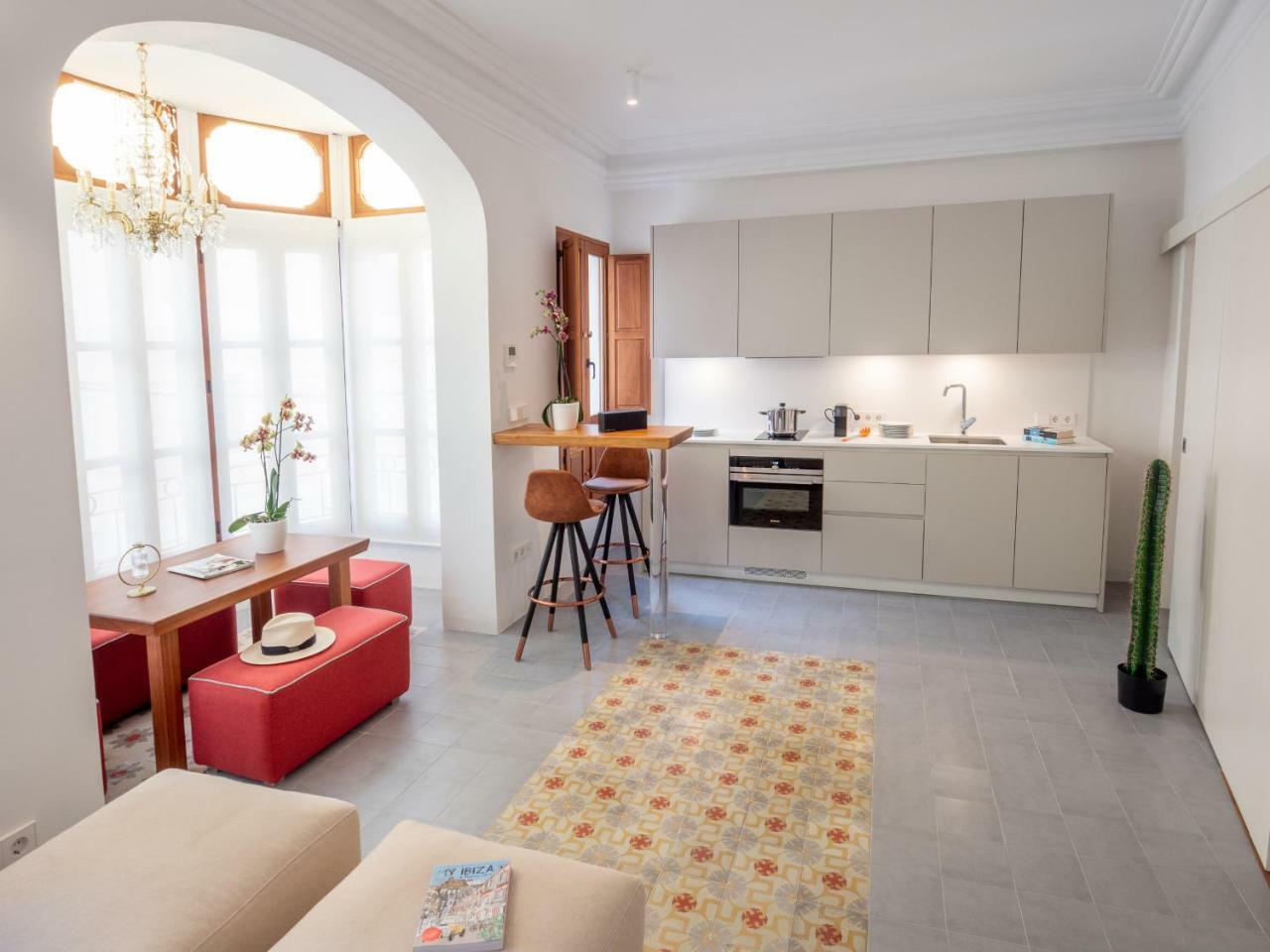 Es Palauet Brandnew One Suite Apartment In Ibiza Center المظهر الخارجي الصورة